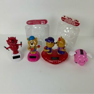 4 - Solar-Powered Dancing Valentine Day Theme items